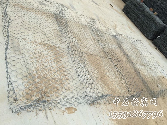 雙隔板鍍鋅雷諾護墊.jpg 雙隔板鍍鋅雷諾護墊.jpg